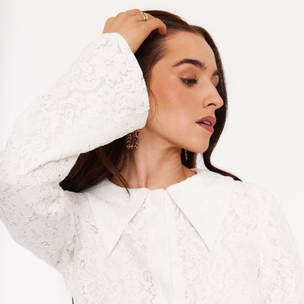 Women’s Large Collar Lace Shirt - Vanilla White Lace